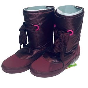 NIB Crocs Lodgepoint Nylon Lace Boot 7 Garnet Relaxed Fit